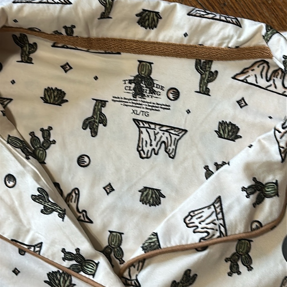 Telluride Clothing Company Women’s Desert Print Pajama Set, Boxy/Cropped Fit, XL - Picture 2 of 6